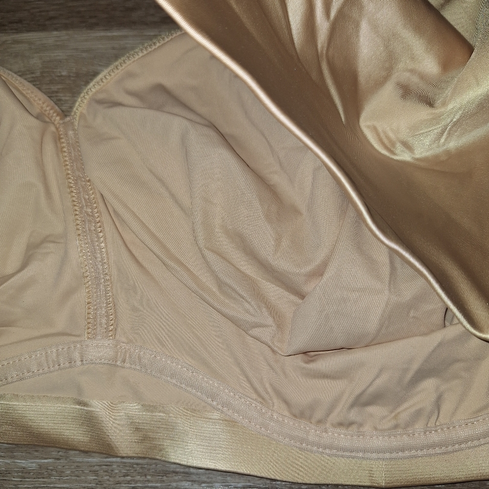 New Catherines Plus Size No Wire Back Smoother Bra Nude 54C - Picture 7 of 9